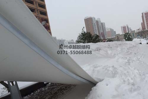 大雪天氣要對膜結構采取除雪融雪措施