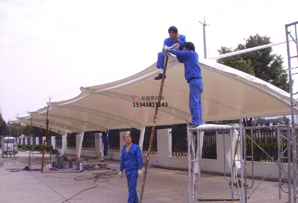 甘南商業廣場雨棚搭建